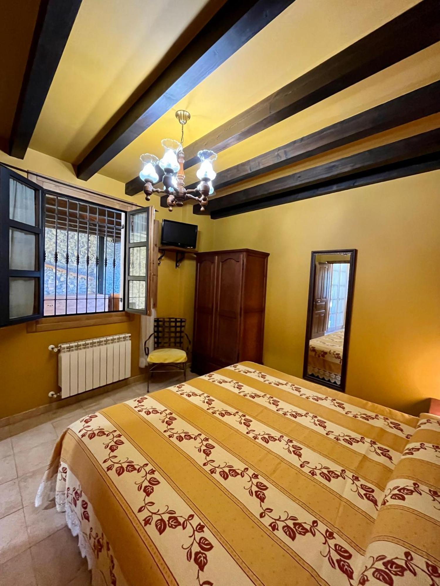 Apartamentos Turisticos Paseo De La Alameda 比利亚维西奥萨 外观 照片