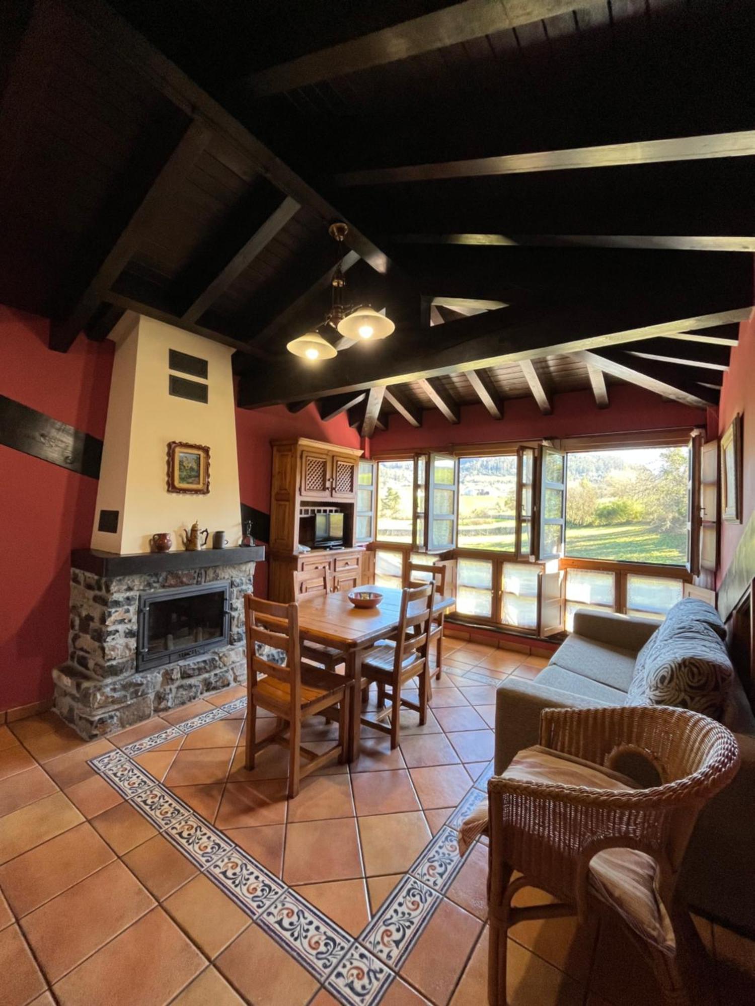 Apartamentos Turisticos Paseo De La Alameda 比利亚维西奥萨 外观 照片